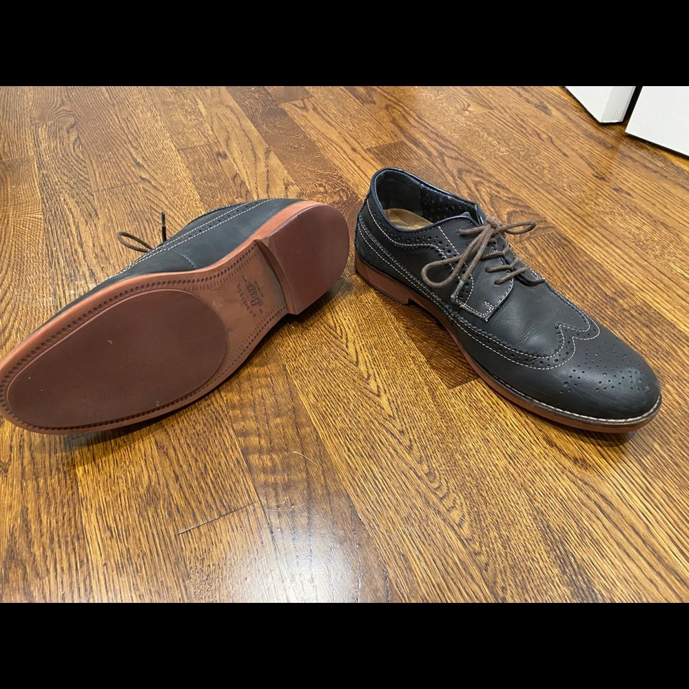 Men’s dress shoes